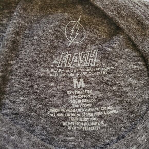 DC Comics | The Flash Retro Vibes Graphic Tee Very Soft Material - Picture 4 of 4